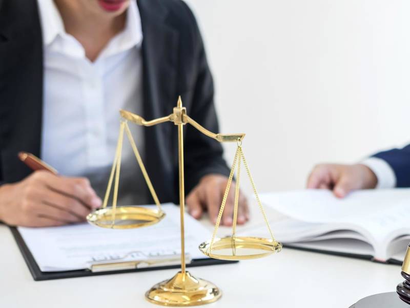 日照债务律师事务所视角下：债权受让人权利的深度解析与实践考量